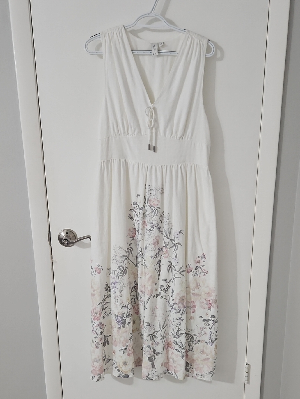 White Floral Midi Dress with V-Neck